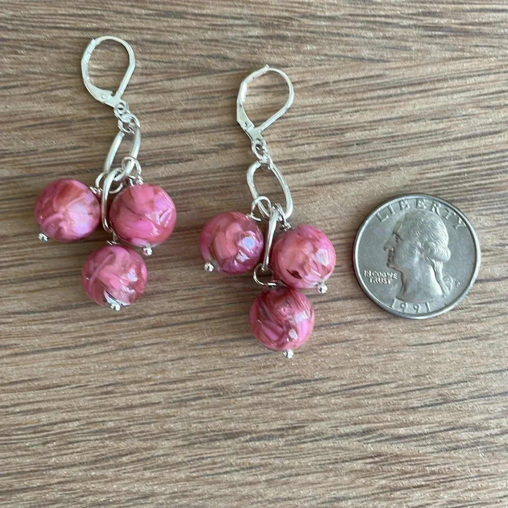 HAND CRAFTED PINK MOTHER OF PEARL SHELL PIERCED DROP EARRINGS Pink Silver Tan